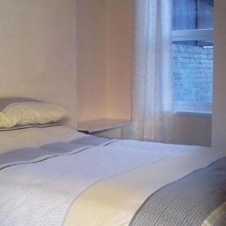 Columbus Holiday Flats Скарборо Экстерьер фото