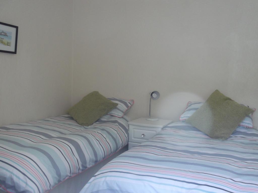 Columbus Holiday Flats Скарборо Экстерьер фото