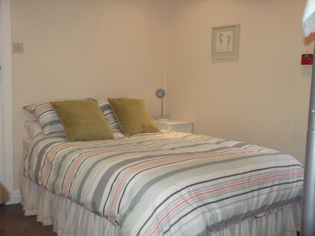 Columbus Holiday Flats Скарборо Экстерьер фото